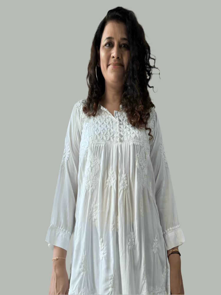 CHIKANKARI WHITE SHORT TOP