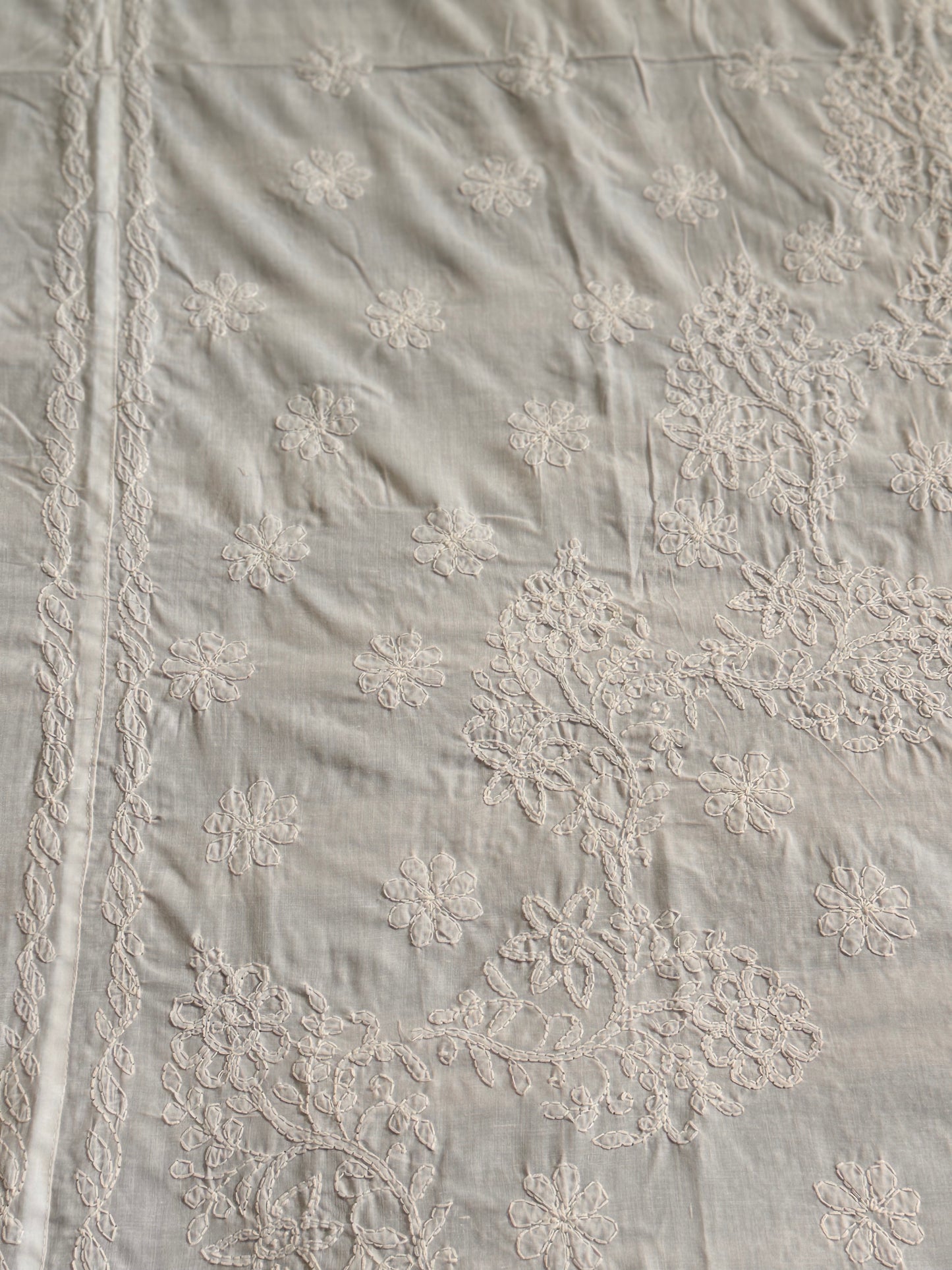 Chikankari Bedsheets - White