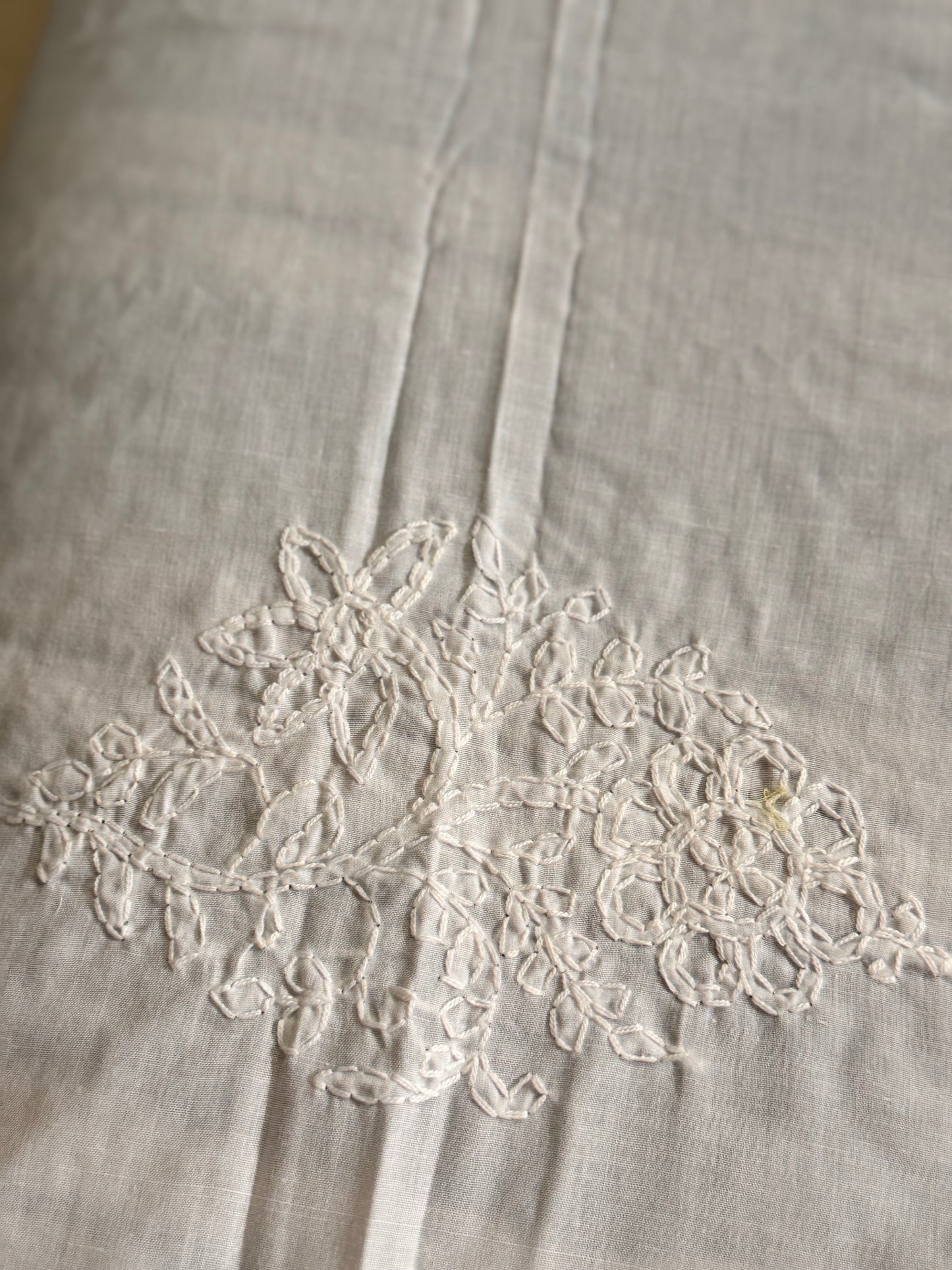 Chikankari Bedsheets - White