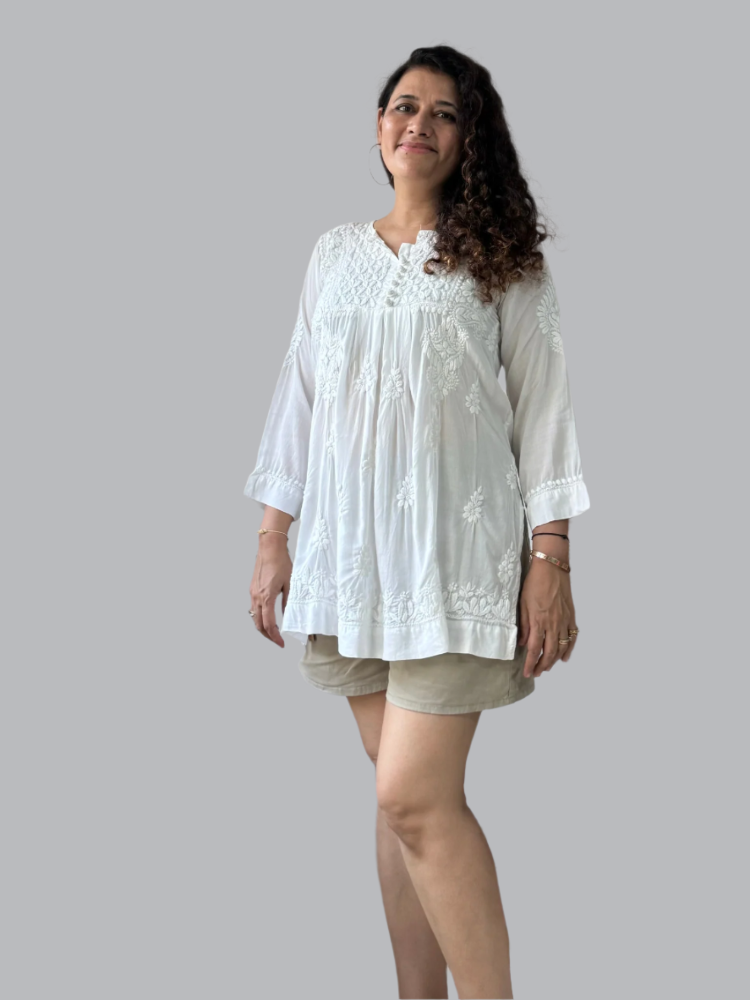 CHIKANKARI WHITE SHORT TOP
